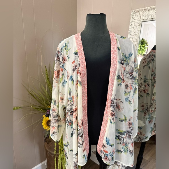 BOG Collective Floral Kimono - Picture 1 of 6